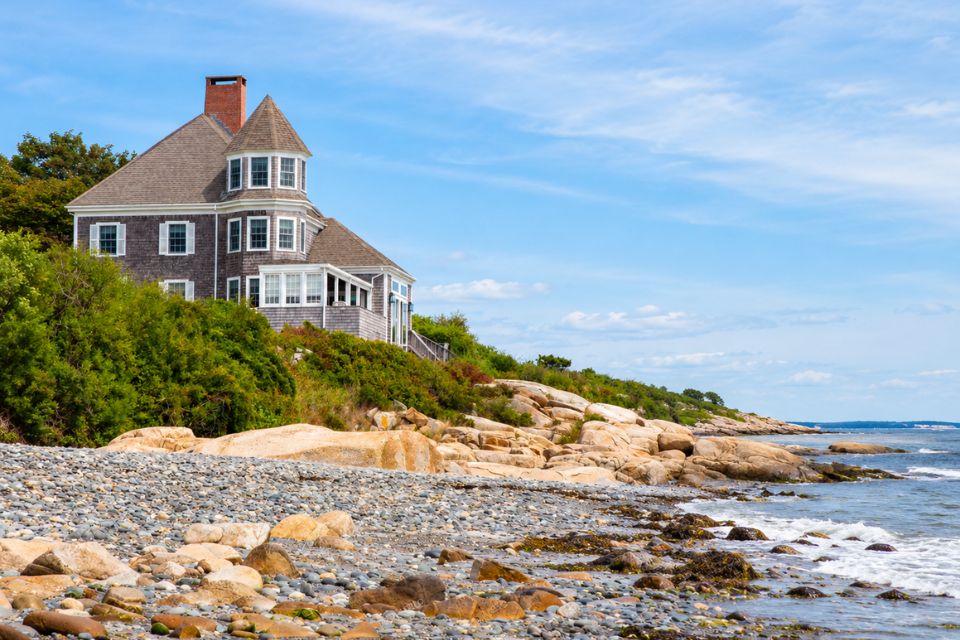 What Should Buyers Know About Coastal Real Estate Markets?