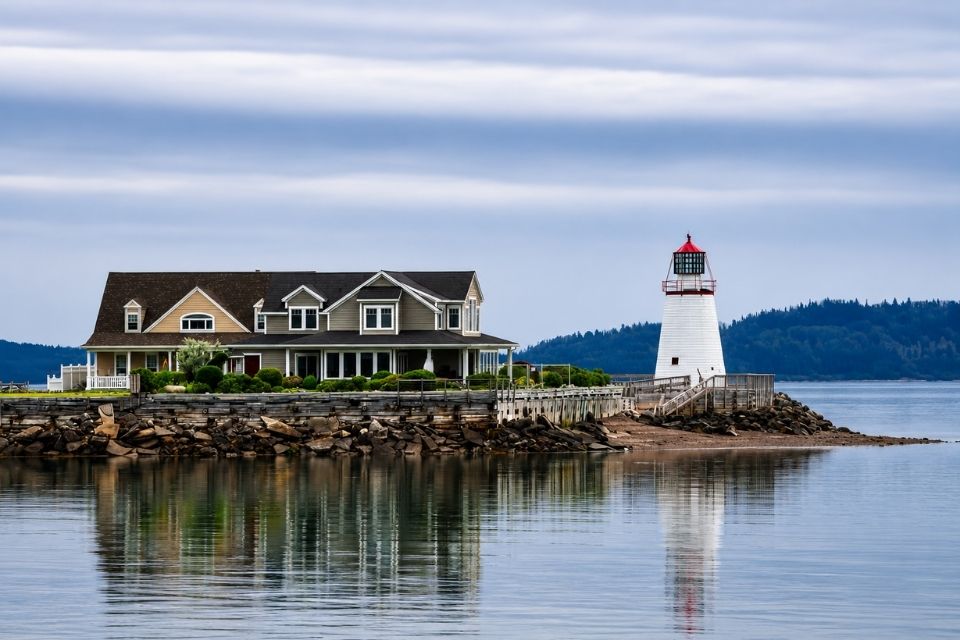 What Mistakes Should Buyers Avoid When Purchasing a Home?