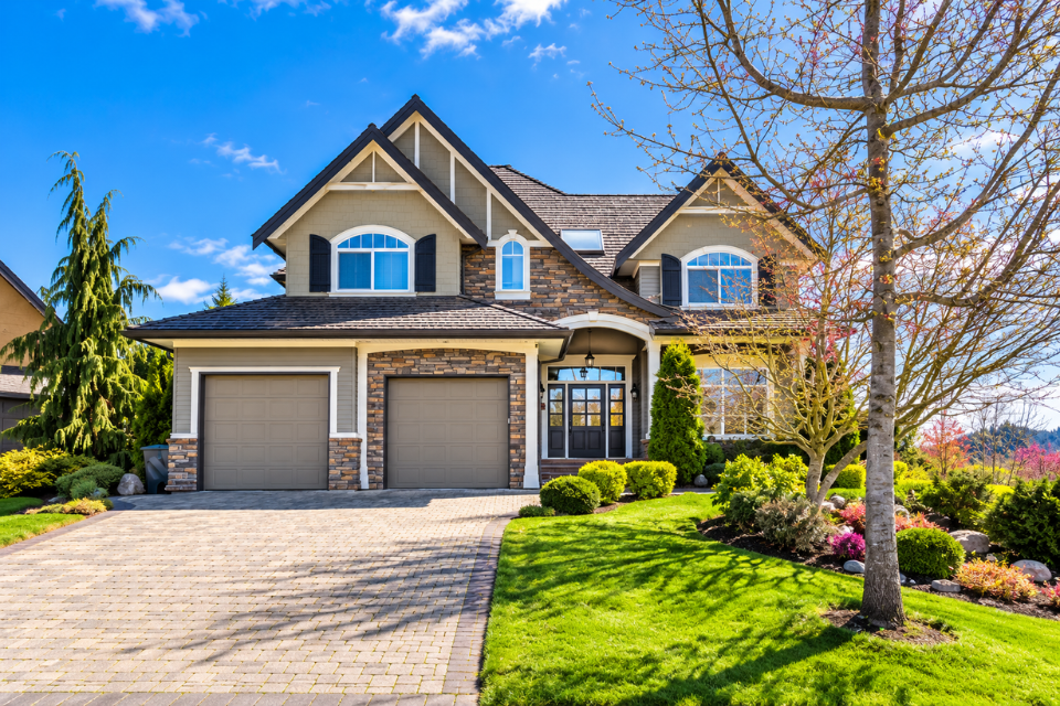 Cape Cod vs. Martha’s Vineyard: Which Is Better for Home Buyers?